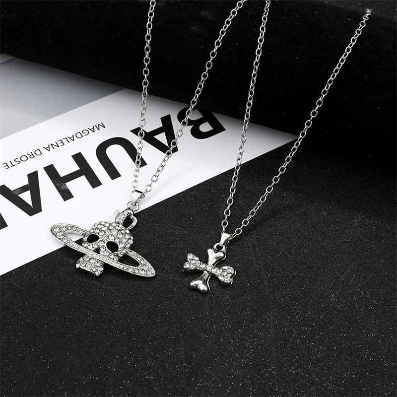 シルバー ゴースト型 ネックレス ヴィンテージパンククロススカル土星ネックレスシルバーカラーゴースト