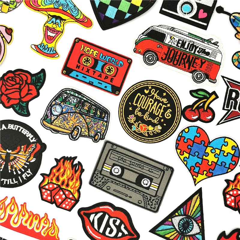Aufbügelbare Cartoon-Patches für Kleidung, Kiss Tape Deko-Applikationen, gestickte Anime-Aufnäher
