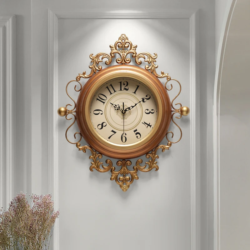 European Style Light Luxury Vintage Wall Clock Modern Design American