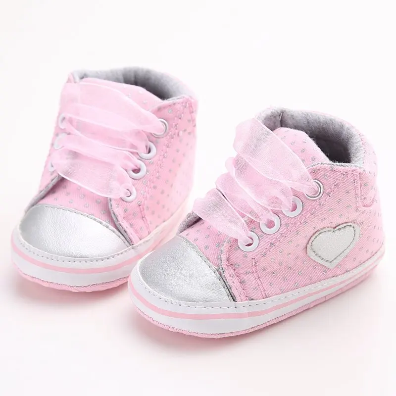Детская обувь для младенцев; осенние детские сникеры в горошек с сердечками для новорожденных девочек; классические повседневные туфли