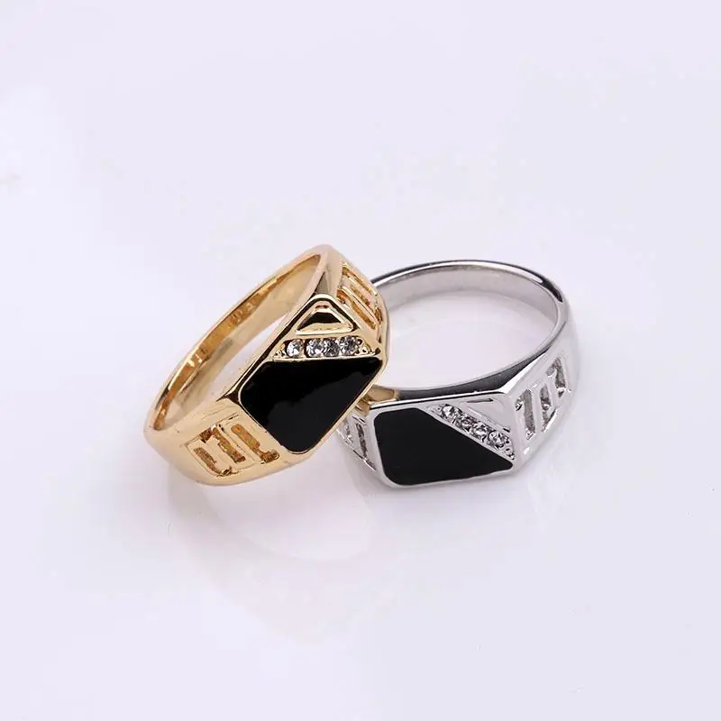 

5 Size 1 Pc Nice Triangle Black Enamel Crystal White Gold Palted Fine Jewelry Men's Ring Male Modern and Generous 2 Colors