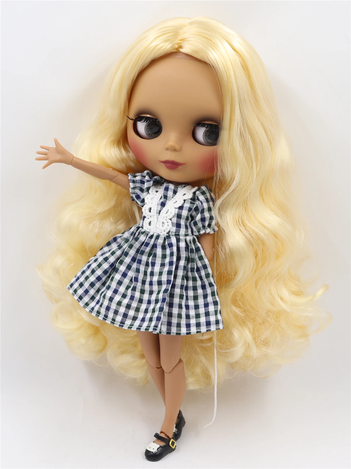 Neo Blythe Doll with Blonde Hair, Dark Skin, Matte Cute Face & Custom Jointed Body 1