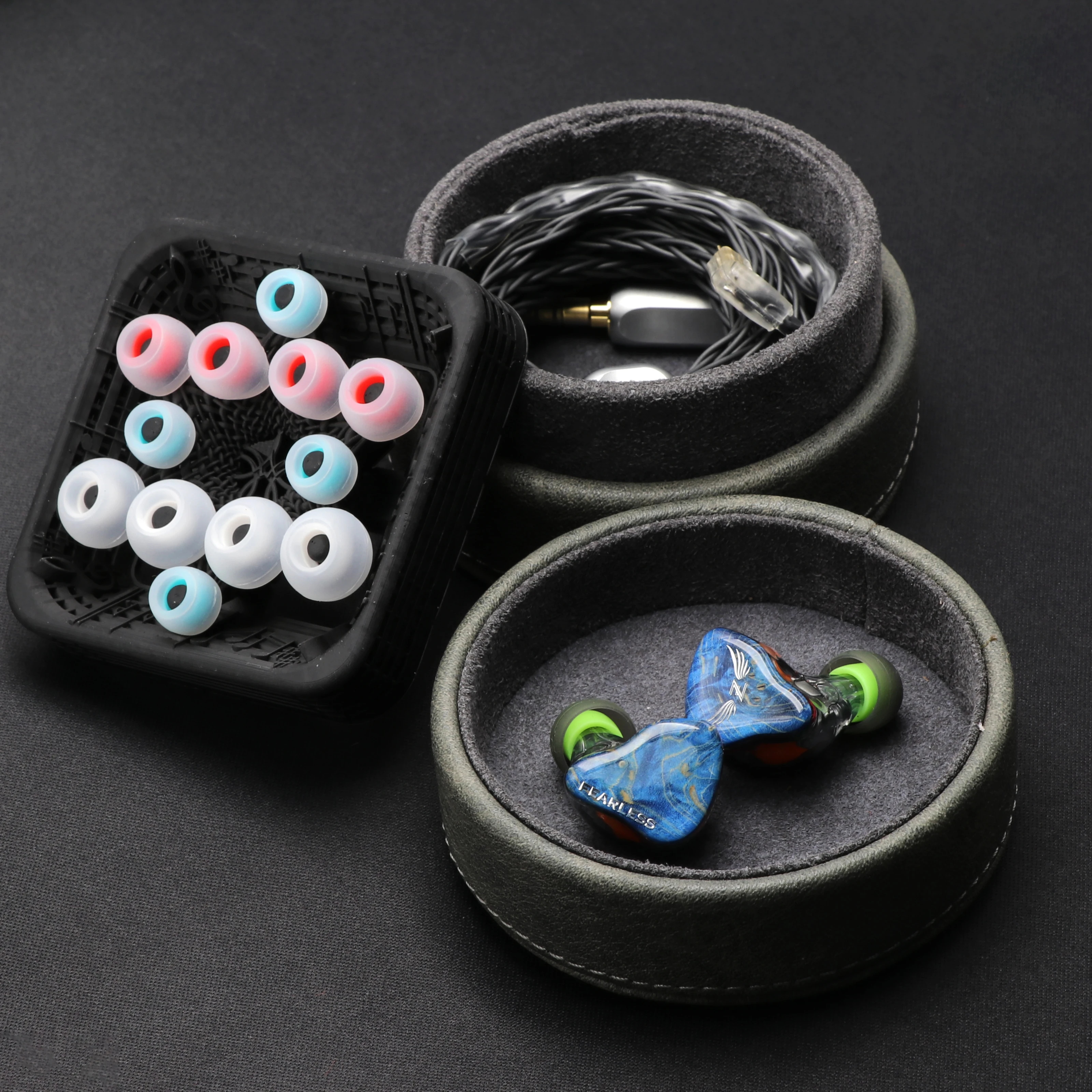 US $589.00 Fearless Audio S8Z 8BA Knowles Sonion Drivers HiFi InEar Earphones Monitor With 078mm Detachable Cable Customized Earphones