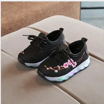 

Fashion Children Shoes With Luminous Sneakers Shoes Glowing Sneakers Baby Toddler Boys Girls Shoes LED Soft Casual Sports shoes