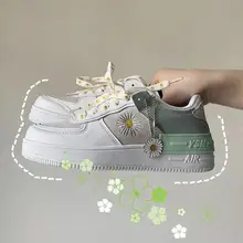 2021 Весенняя Корейская спортивная обувь xue sheng ban xie wang красная маленькая Маргаритка, Белая обувь, женская обувь, кроссовки 2021 Весенняя Корейская спортивная обувь xue sheng ban xie wang красная маленькая Маргаритка, Белая обувь, женская обувь, кроссовки
