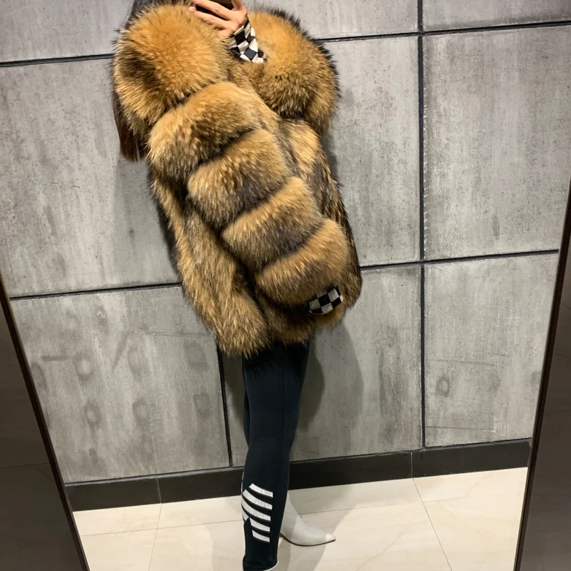 Пальто из меха енота, Женское пальто из натурального меха с длинным рукавом