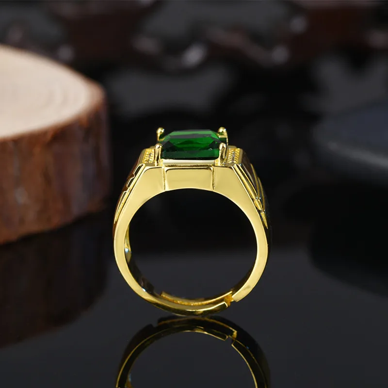 Goldesmiths - 22K gold ring with green stone