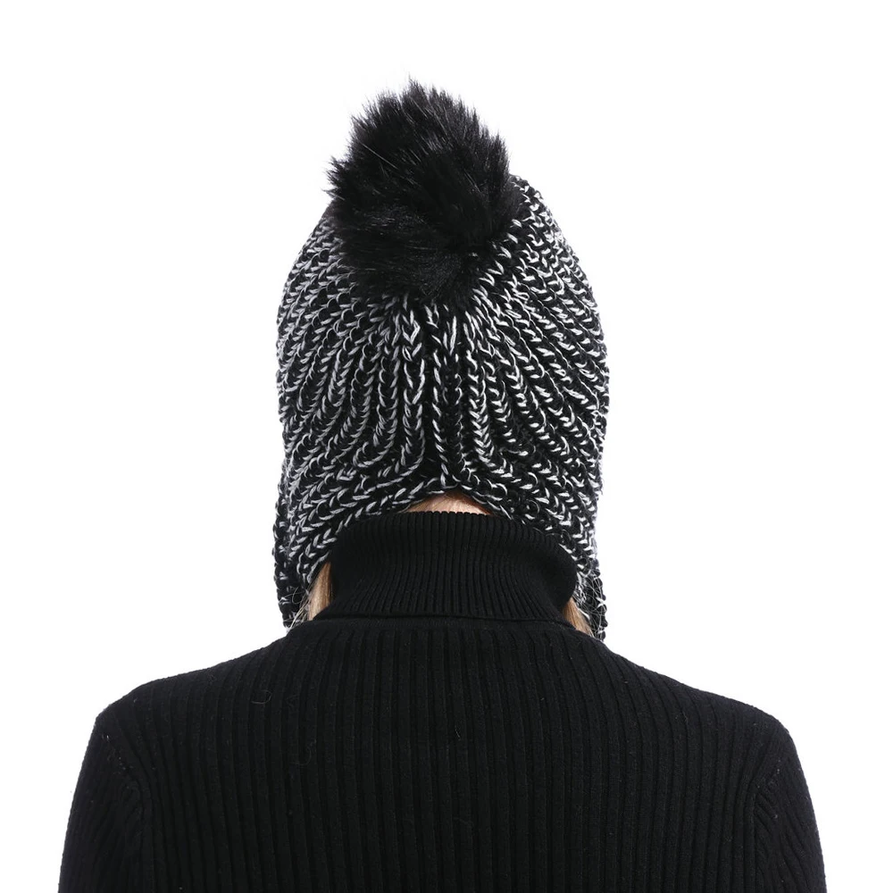Women Hat MZ036 BT5.0 Connected Plush Ball Design Music Knitted Hat One-click Answering/ Hanging up Outdoor Sport Warm Cap