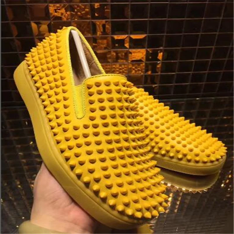 

(With Box,Dust Bag) Famous Brand Low Cut shoes Rivets Red Bottom Leisure Casual shoes Luxury Shoes For Men and Women Party