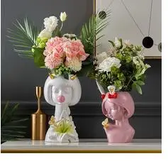 

EUROPEAN-STYLE RETRO CUTE BUBBLE BLOWING GIRL MAKEUP TUBE VASE DECORATION MAKEUP BRUSH STORAGE BUCKET CREATIVE RESIN FIGURE VASE