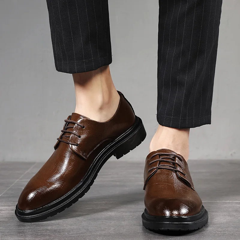 Осенние мужские туфли в деловом стиле; свадебные мужские кожаные туфли; мужские оксфорды на плоской подошве в деловом стиле