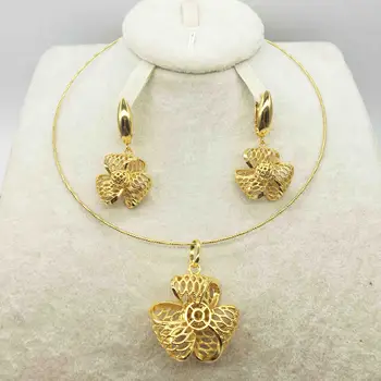 

Bridal gift fashion high quality African jewelry set female necklace earrings bracelet travel gold jewelry set