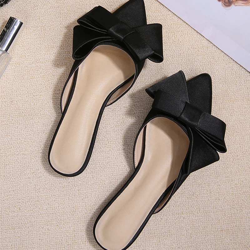 

Pointed Flat female Slippers Silk Indoor Outdoor 2021 Summer New Web Celebrity All Match Fashion Butterfly Low Heel Women Sandal