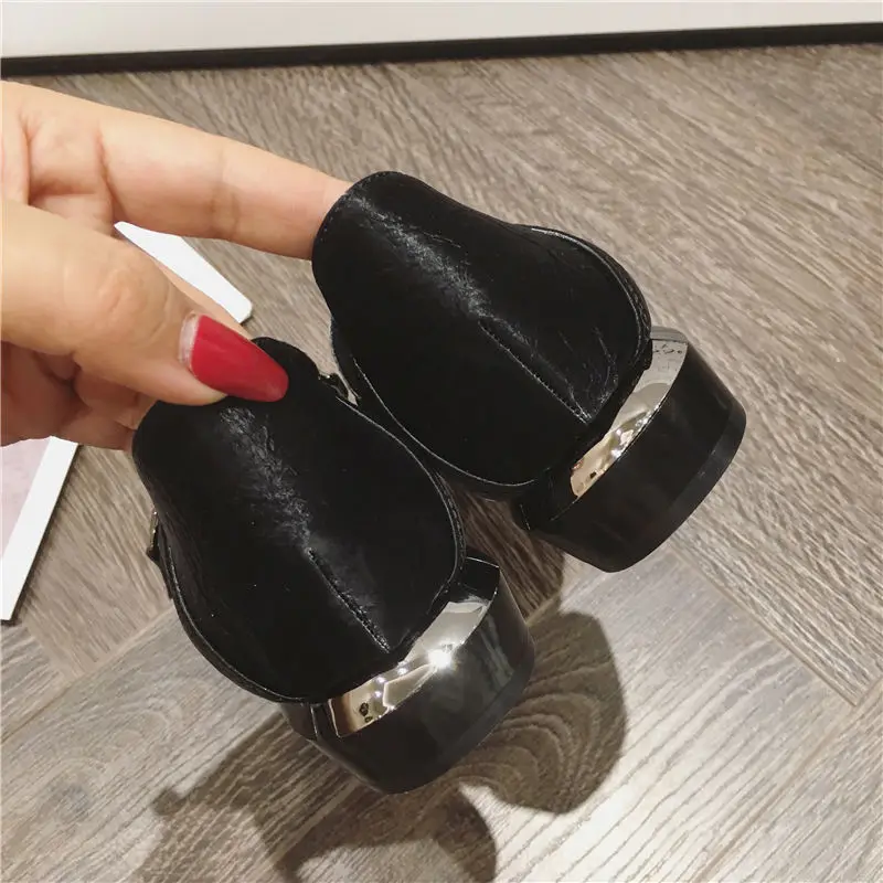 Pointed toe crystal woman flats solid leather brief soft bottom shoes college student rhinestone loafers slip on shallow moccasins