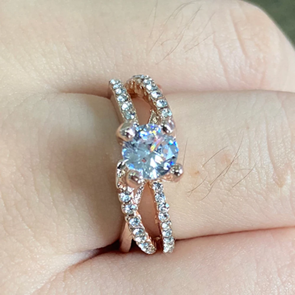 Женское кольцо из прозрачного циркония обручальное цвета розового золота модные