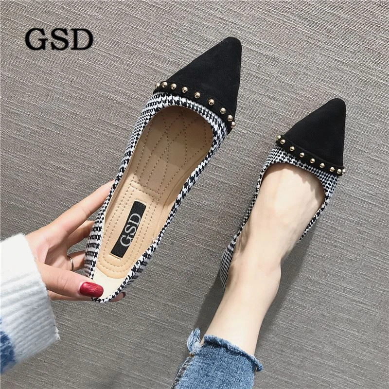 ladies pointed toe flats