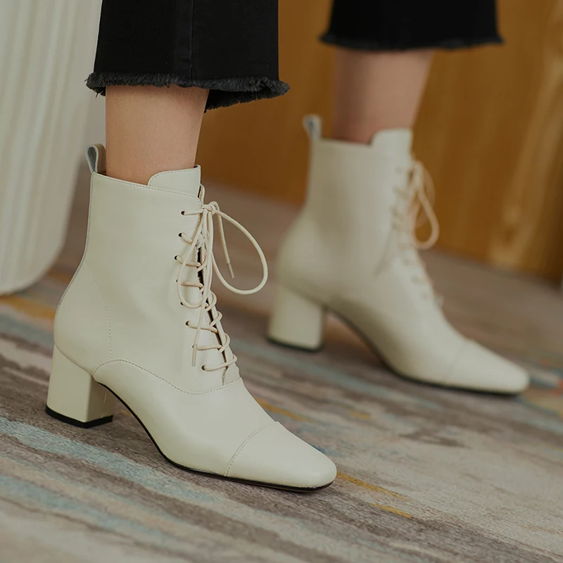 

Spring/Autumn 2020 new leather fashion retro wild mid-heel ankle boots thick heel square front lace-up short tube boots X230