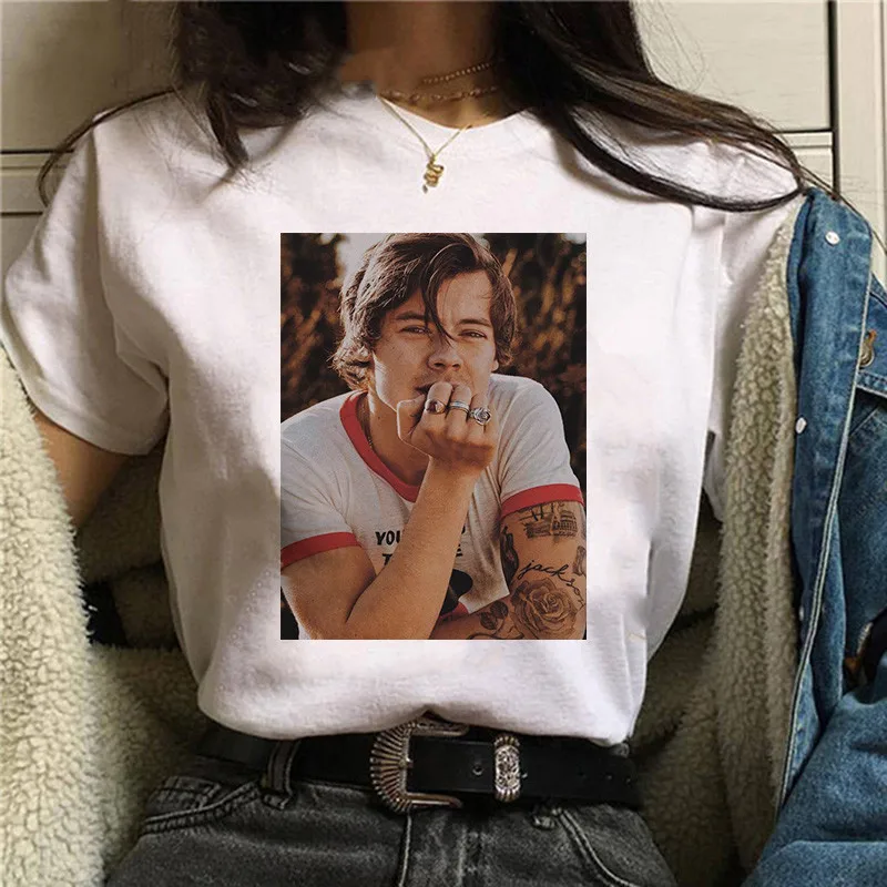 Trendy dámské tričko se stylovým motivem Harry Styles