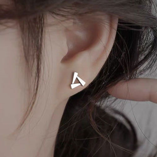 Fashion Women's Minimalist Mini Geometric Studs Earrings Triangle Square Heart Star Zircon Small Earrings Party Jewelry