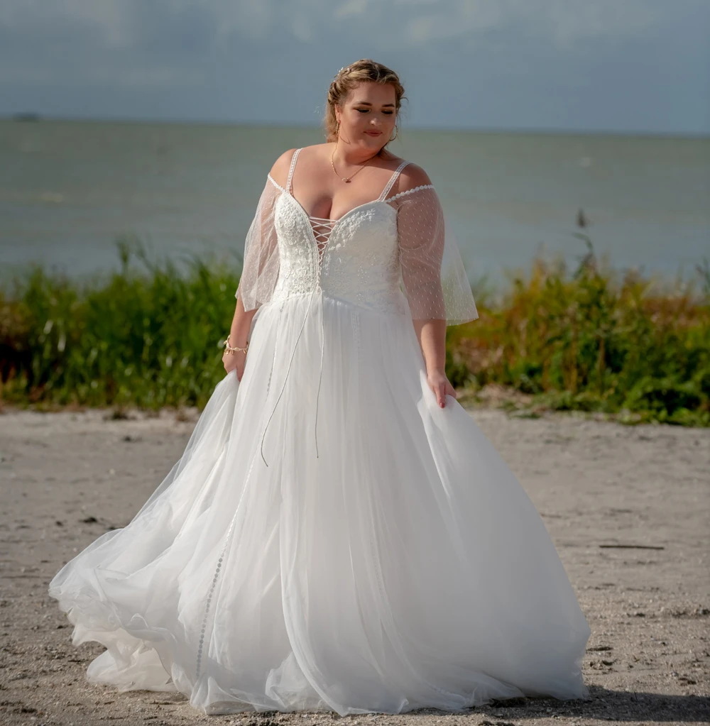 Plus size spaghetti strap wedding dress Clearance
