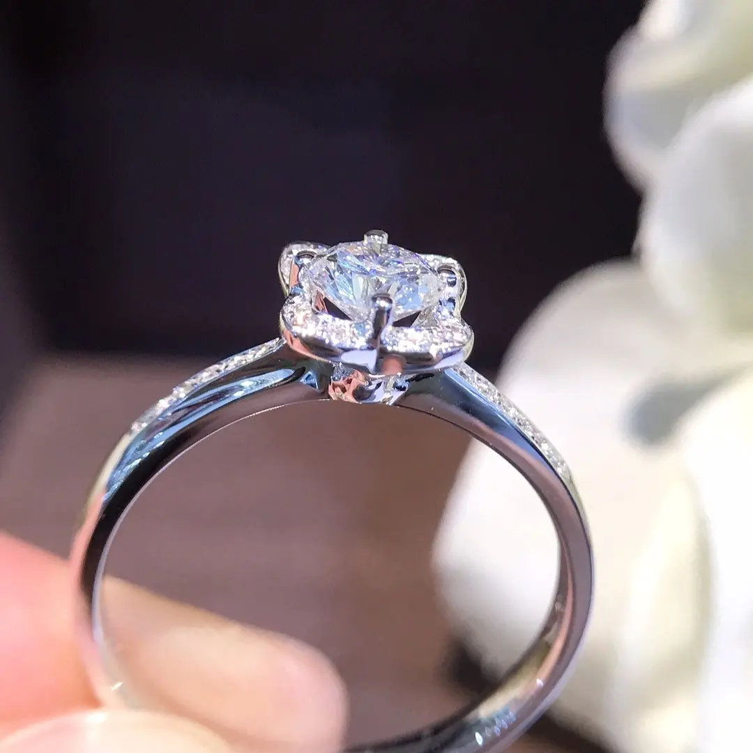 Рисунок 3 - Кольцо из чистого золота с натуральным бриллиантом