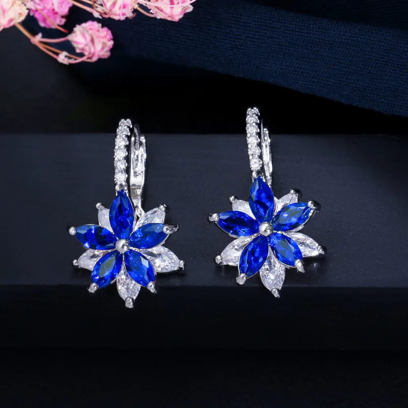 

Simple Wild Small Fresh Flowers AAA Zircon Earrings Silver Plated White Gold Engagement Wedding Gift Jewelry Earrings