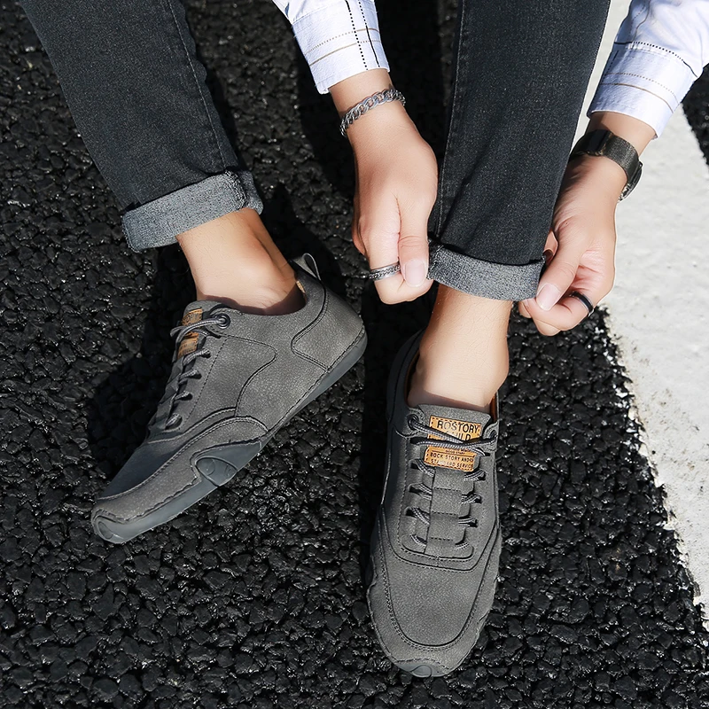 Высококачественная повседневная обувь; мужские туфли из свиной кожи на плоской подошве; мужские модные лоферы; обувь для вождения без застежки; Мужская мягкая обувь