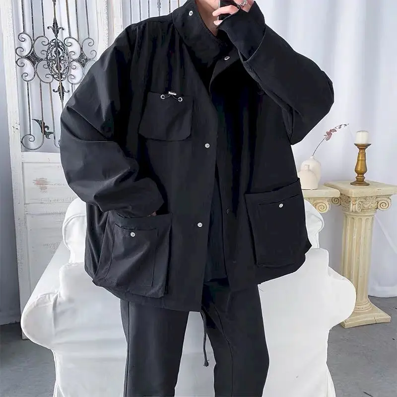 

Hong Kong Style Tooling Jacket Male Spring Autumn Ovesize Harajuku Handsome Pocket Button Windproof Drawstring Stand-up collar