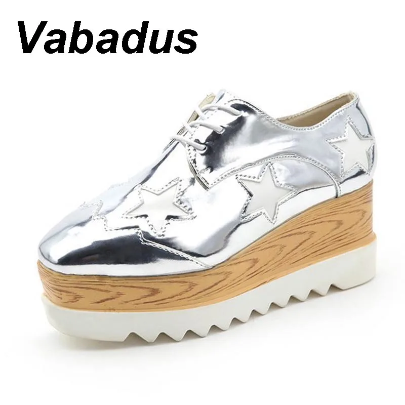 Vabadus/; Серебристые Туфли-оксфорды; женские туфли на плоской платформе; модные женские туфли на толстой подошве со звездами; однотонные повседневные кроссовки на танкетке со шнуровкой; yd734