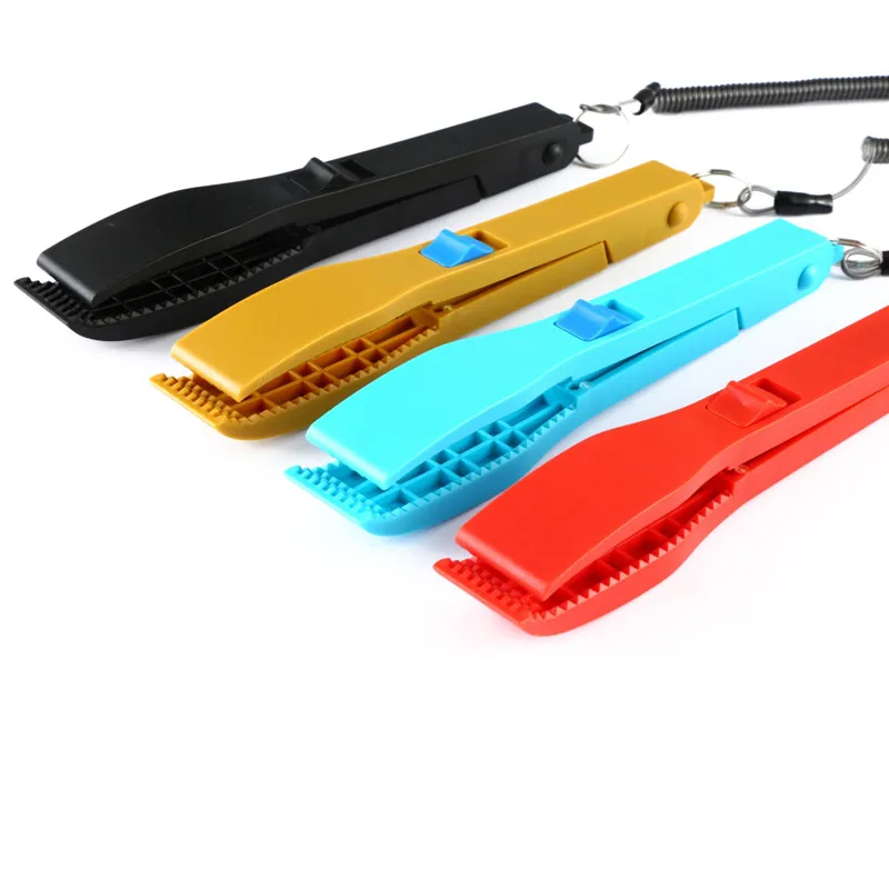 

Fishing Pliers Gripper Hand Controller Plastic Fish Body Grip Clamp Gripper Grabber Tackle Tool Fishing Clip Fishing Gear