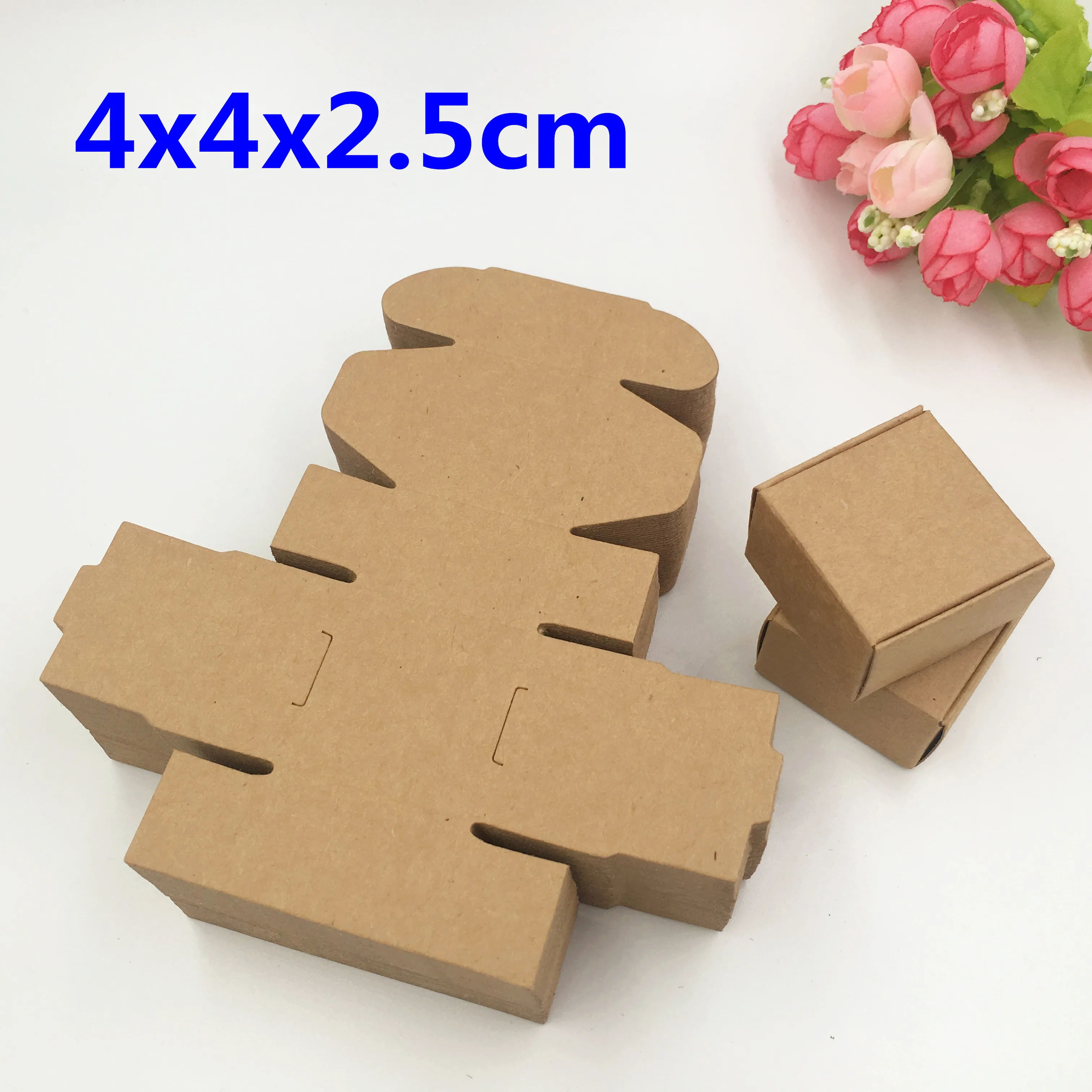 

200Pcs/Pack Kraft Small Gft Packing Boxes Aircraft Handmade With Love Accessories Candy Storage Boxes 4x4x2.5cm