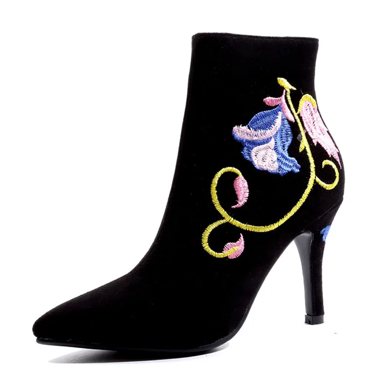 

Embroider New Chinese Style Ankle Boots Fashion Pointed Toe Zipper High Heels Leisure Short Plush Autumn Winter Women Shoes