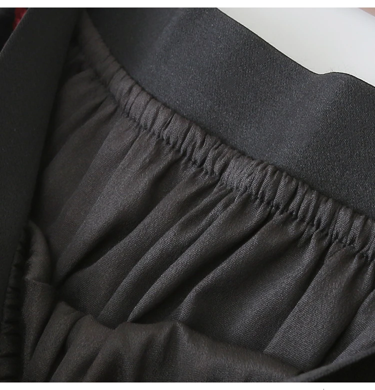 waist high Printed skirt female new slim small black skirt wild pleated skirt autumn