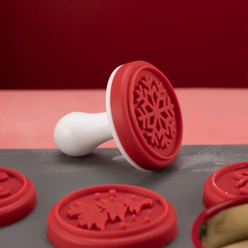 

6pcs Hygienic Cutter One Piece Design Party Stamping Handle High Heat Resistant Christmas Cookie Stamps Set Easy Clean Bakeware