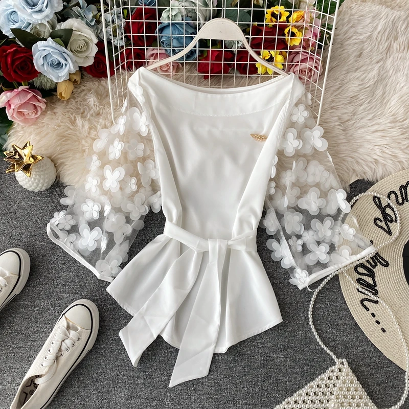 

Spring 2020 New Slim Waist Lace Up Blouse O Neck Patchwork Mesh Flare Long Sleeve Appliques Blusas Elegant Shirt G1235