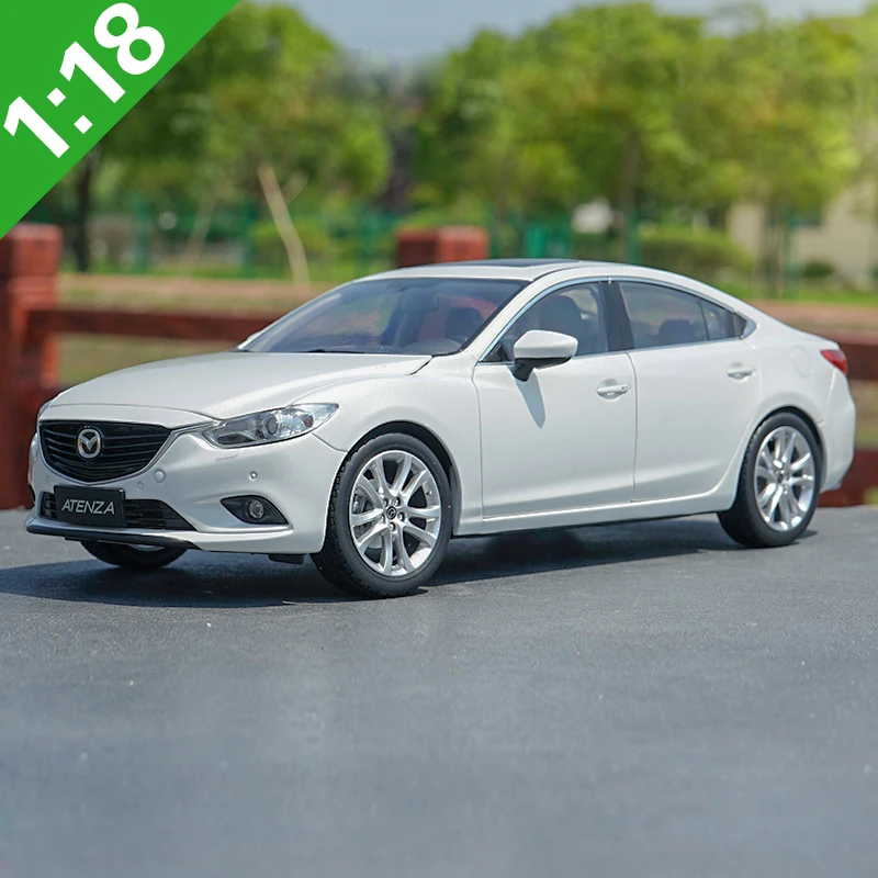Высокая тщательная 1:18 MAZDA ATENZA сплав модель автомобиля статические металлические модельные автомобили оригинальная коробка для коллекции - Цвет: Белый
