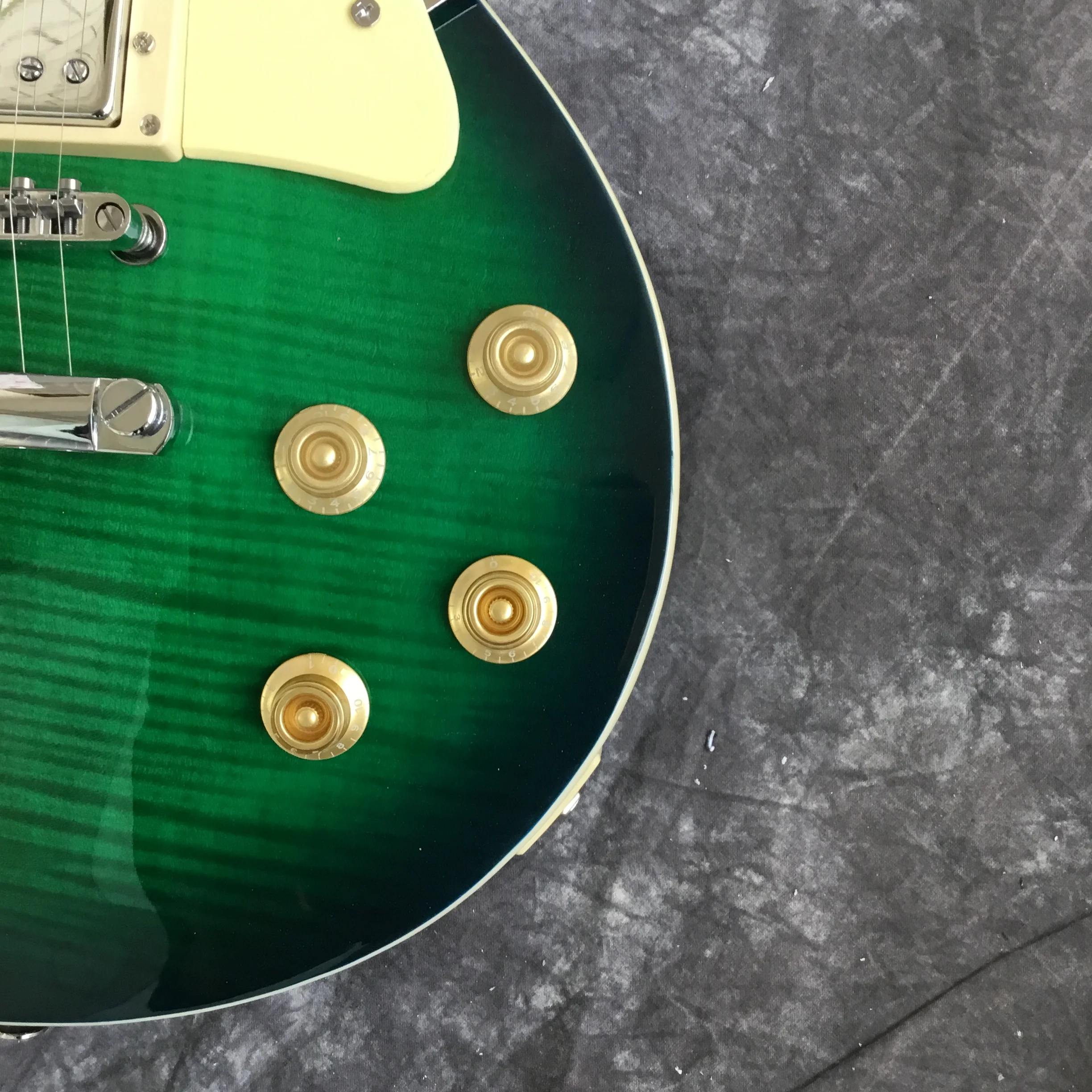 Твердая гитара из красного дерева, электрогитара, хромированная фурнитура Floyd Rose Tremolo, гитара на заказ, доступна для продажи