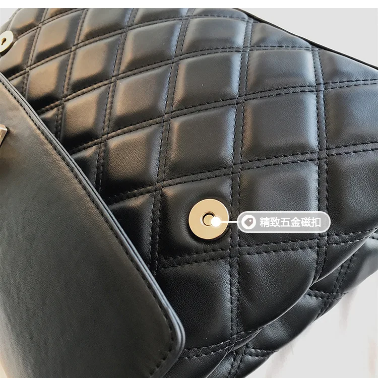 11454272741_594869609