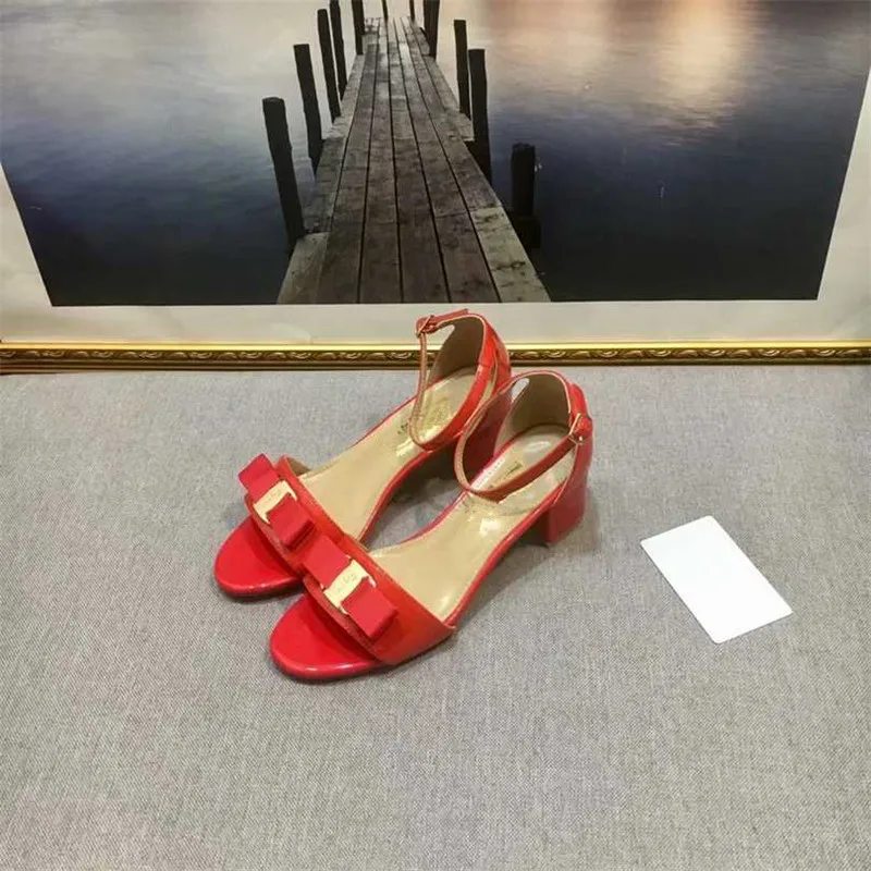 Женские босоножки; женская обувь; chaussures femme; женская обувь на высоком каблуке с пряжкой; модная летняя обувь с металлическими украшениями; zapatos De Mujer