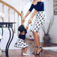 Robe courte à manches mi longues pour maman et fille, imprimée, épaules dénudées, Sexy, tenues assorties pour la famille, été 