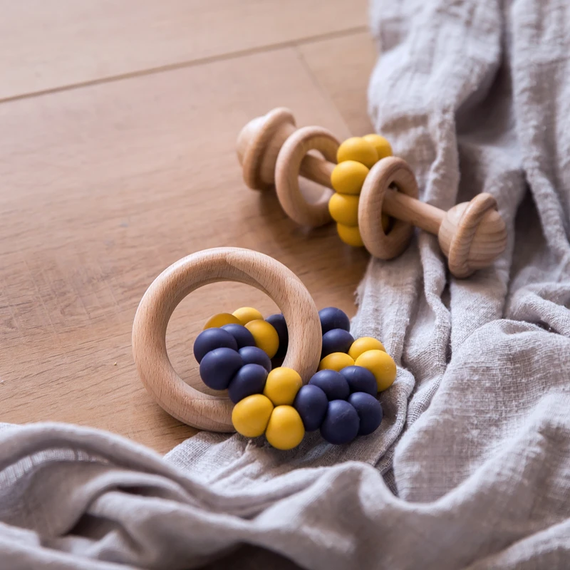 2pcs set Baby Teethers Silicone Beads Wooden Rattles Teething Rodent Tiny Rod Wood Baby Toys Bracelet 4