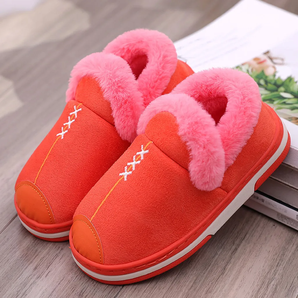 Детская обувь для девочек и мальчиков; зимние теплые мягкие плюшевые домашние тапочки; повседневные Нескользящие зимние ботинки с круглым носком на плоской подошве для родителей и детей - Цвет: Orange