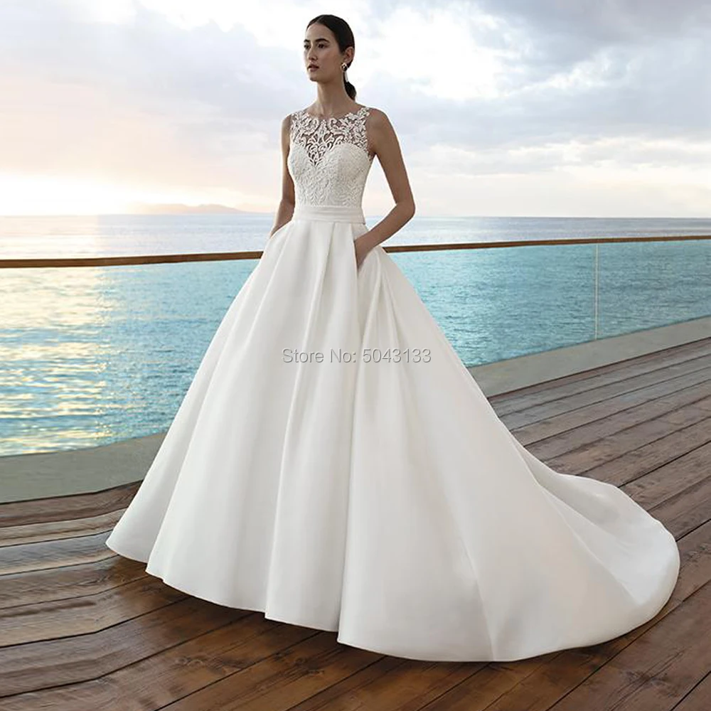 

A Line High Neck Satin Wedding Dresses with Pockets 2020 Vintage Lace Appliques Off Shoulder Sweep Train Bride Dress Sleeveless
