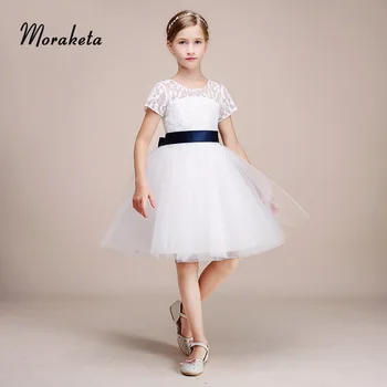 

Ball Gown First Communion Dresses For Girls Scoop Neck Princess Lace Tulle Princess White Flower Girl Dresses For Wedding