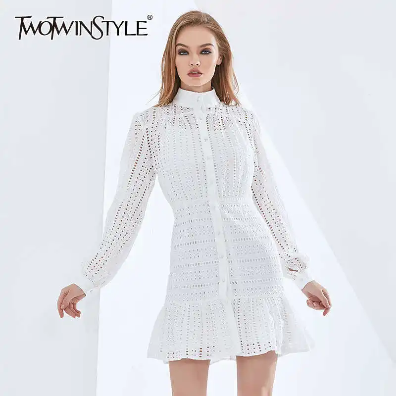 Женское ажурное платье TWOTWINSTYLE однотонное летнее с длинными рукавами и высокой