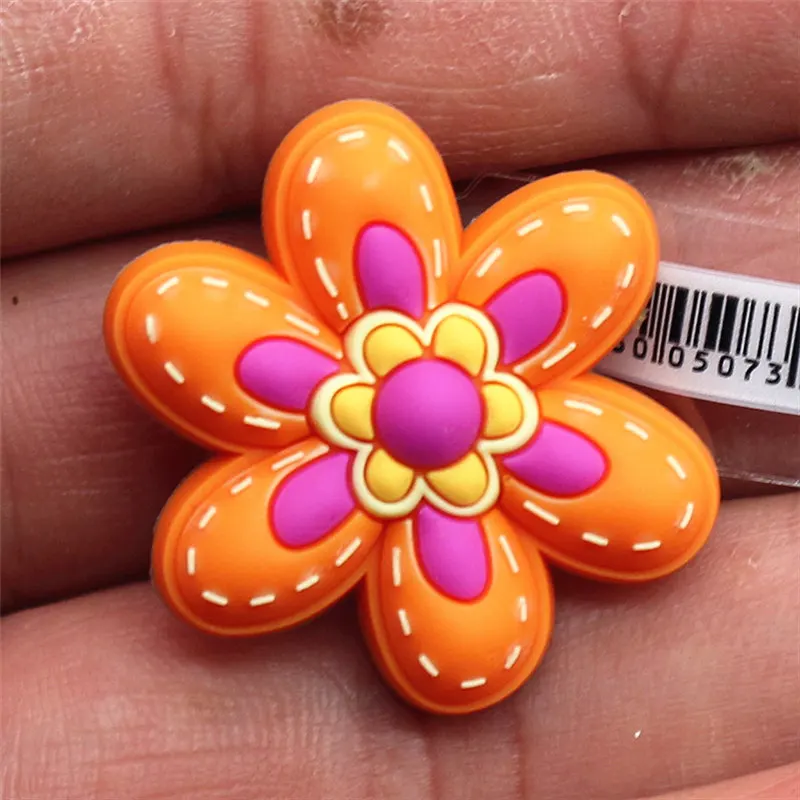 1pcs High Imitation Shoe Charms Colorful Heart-shaped Shoe Buckles Original Accessory fit Bracelets Croc JIBZ Kids Gifts F-ZBX20