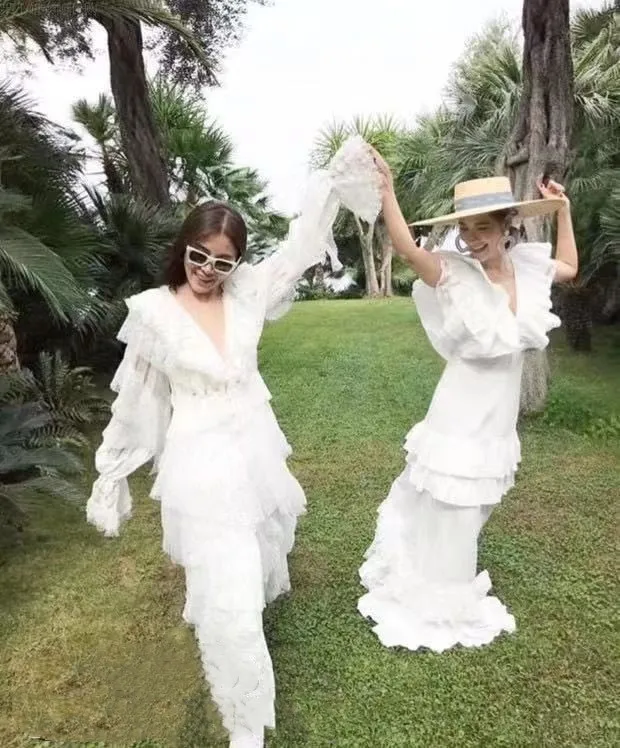 12620958610_985203648