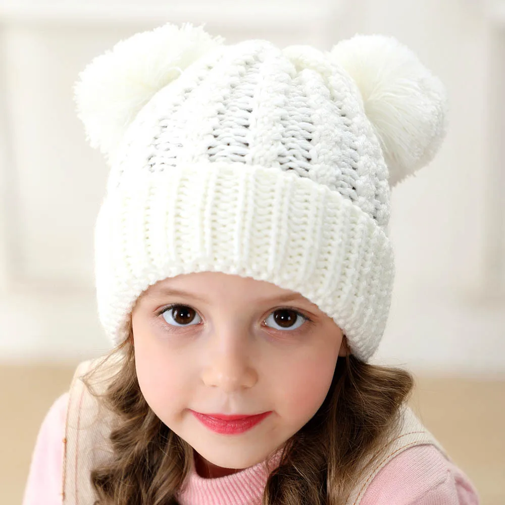 Зимние вязаные детские шляпы для мальчиков и девочек; милые шапочки с два меховых помпона шариками детская Кепки s для маленьких девочек; теплая мягкая Кепка шляпа