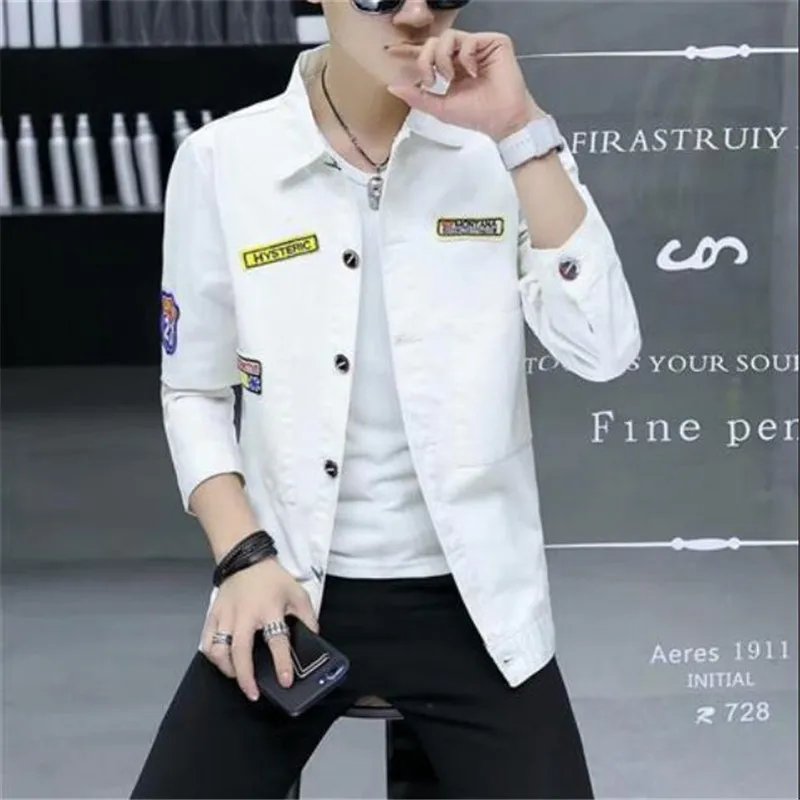 Джинсовая куртка Мужская Новая мода хлопок куртка водителя грузовика Slim Fit Вышивка нагрудный карман осенние пальто синий красный белый черный - Цвет: 085