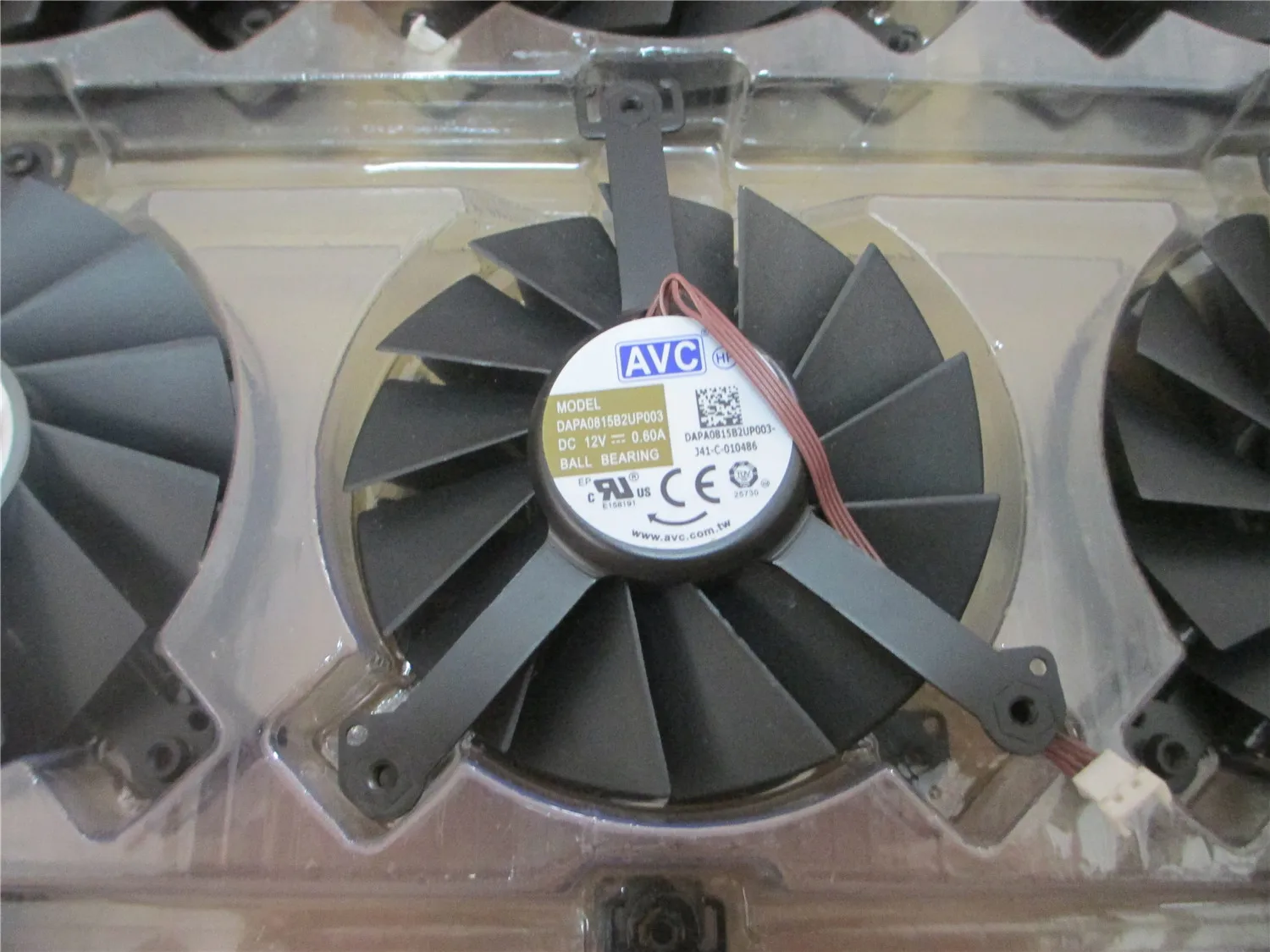 • Ventola Gpu 12V 0.6A 85Mm Per Nvidia Rtx 2060 Rtx2070 Rtx 2060 2070 Ventola Di Raffreddamento Della Scheda Grafica